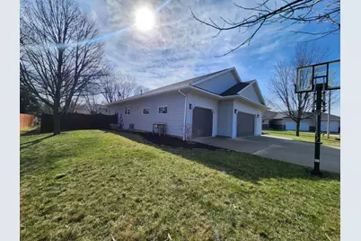905 4th Avenue SE, Pipestone, MN 56164 - Photo 3