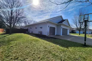 905 4th Ave SE, Pipestone, MN 56164 - Photo 3