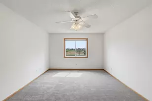 1673 Lexington Ln, Shakopee, MN 55379 - Photo 17