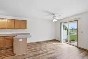1673 Lexington Ln, Shakopee, MN 55379 - Photo 9