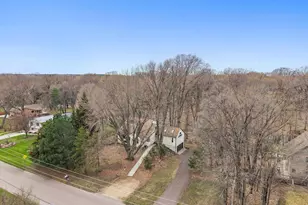 3923 Elmwood St, Vadnais Heights, MN 55127 - Photo 11