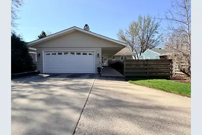 809 W Lake Avenue, Worthington, MN 56187 - Photo 3