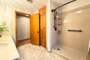 809 W Lake Ave, Worthington, MN 56187 - Photo 31