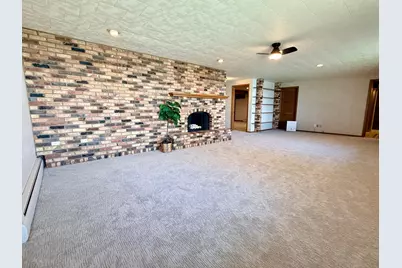 809 W Lake Avenue, Worthington, MN 56187 - Photo 37