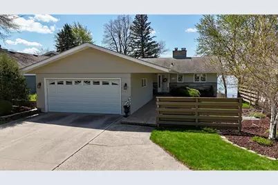 809 W Lake Avenue, Worthington, MN 56187 - Photo 1