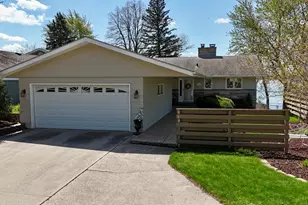 809 W Lake Ave, Worthington, MN 56187 - Photo 1