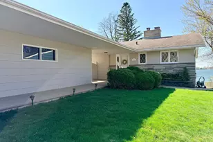 809 W Lake Ave, Worthington, MN 56187 - Photo 5