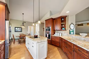 10013 Waterfront Dr, Woodbury, MN 55129 - Photo 13