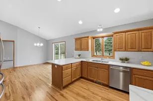 801 Maplewood Ave, Litchfield, MN 55355 - Photo 9