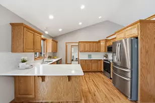 801 Maplewood Ave, Litchfield, MN 55355 - Photo 13