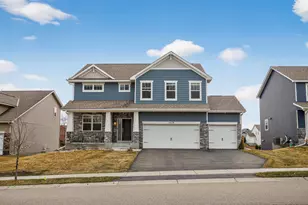 1429 Clover Preserve Ln, Chaska, MN 55318 - Photo 3