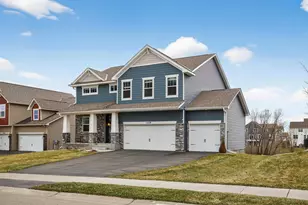 1429 Clover Preserve Ln, Chaska, MN 55318 - Photo 3