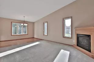 897 Evergreen Ct, Vadnais Heights, MN 55127 - Photo 5