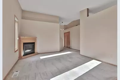 897 Evergreen Court, Vadnais Heights, MN 55127 - Photo 7