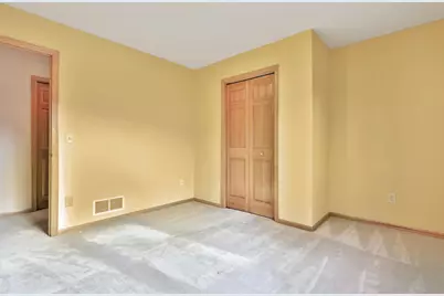 897 Evergreen Court, Vadnais Heights, MN 55127 - Photo 31