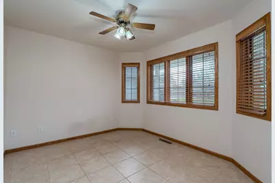 100 Crystal Lane, Mankato, MN 56001 - Photo 5