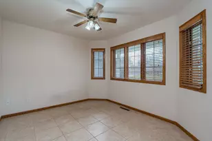 100 Crystal Ln, Mankato, MN 56001 - Photo 5