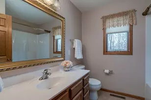 100 Crystal Ln, Mankato, MN 56001 - Photo 9
