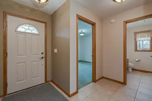 100 Crystal Ln, Mankato, MN 56001 - Photo 3