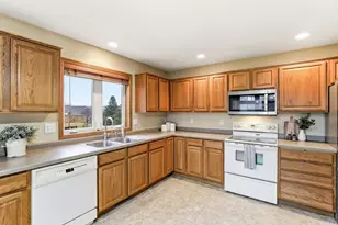 1735 Carleton Dr, Hastings, MN 55033 - Photo 17