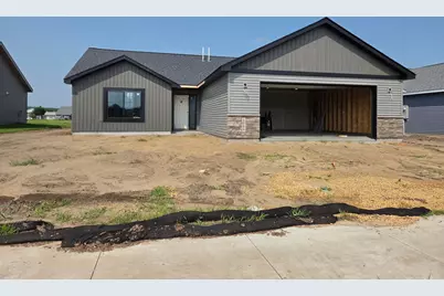 1066 Cullen Street, Saint Peter, MN 56082 - Photo 1