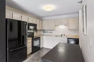 66 9th St E, Saint Paul, MN 55101 - Photo 5