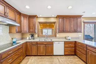 4564 Cliff Ridge Ct, Eagan, MN 55123 - Photo 15