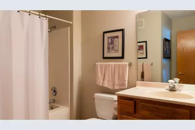 1906 Oak Tree Lane #B, Austin, MN 55912 - Photo 21