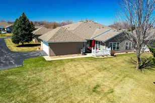 1906 Oak Tree Ln, Austin, MN 55912 - Photo 5