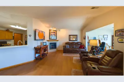 1906 Oak Tree Lane #B, Austin, MN 55912 - Photo 7