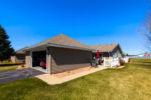 1906 Oak Tree Ln, Austin, MN 55912 - Photo 3