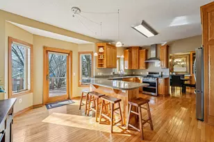 5669 Oak View Ct, Savage, MN 55378 - Photo 3