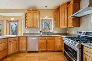 5669 Oak View Ct, Savage, MN 55378 - Photo 5