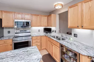 7565 Ojibway Park Ct, Woodbury, MN 55125 - Photo 9