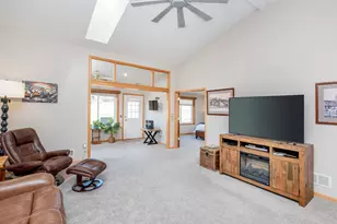 7565 Ojibway Park Ct, Woodbury, MN 55125 - Photo 19