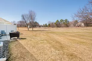 7565 Ojibway Park Ct, Woodbury, MN 55125 - Photo 35