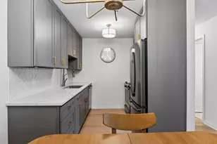 215 Barry Ave S, Wayzata, MN 55391 - Photo 15