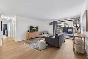 215 Barry Ave S, Wayzata, MN 55391 - Photo 5
