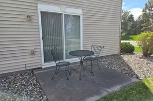 6889 Folkestone Rd, Apple Valley, MN 55124 - Photo 9
