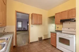 115 N Lexington Ave, Le Center, MN 56057 - Photo 5