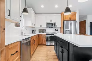 2006 Lake Park Ave, Alexandria, MN 56308 - Photo 3