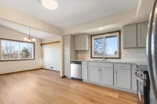 747 Terrace Dr, Roseville, MN 55113 - Photo 9