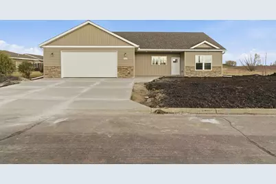 424 22nd Avenue NW, Waseca, MN 56093 - Photo 1