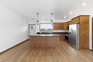 424 22nd Ave NW, Waseca, MN 56093 - Photo 5