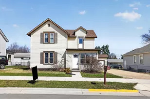 640 2nd Ave NW, Plainview, MN 55964 - Photo 1
