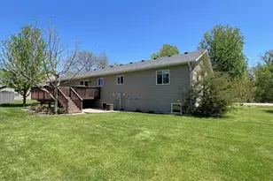 4806 22nd St NE, Willmar, MN 56201 - Photo 3