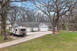 4137 Sylvan Ct SE, Rochester, MN 55904 - Photo 5