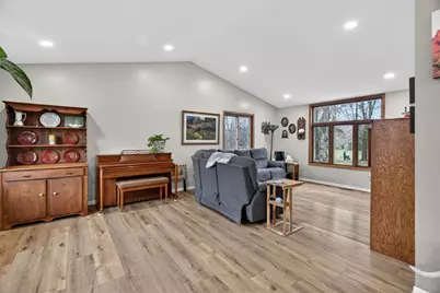 4137 Sylvan Court SE, Rochester, MN 55904 - Photo 7