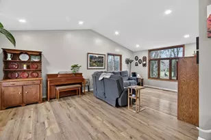 4137 Sylvan Ct SE, Rochester, MN 55904 - Photo 7