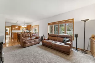10129 Horseshoe Trail, Eden Prairie, MN 55347 - Photo 17